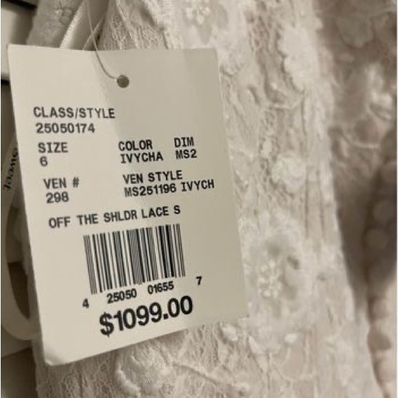 Wedding dress size 6 - Picture 5 of 5